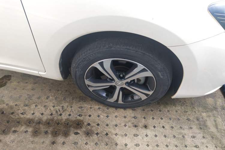 Used Nissan Tiida 2019 1.6L CVT Smart Drive Version China VI Standard Right Front Wheel Hub