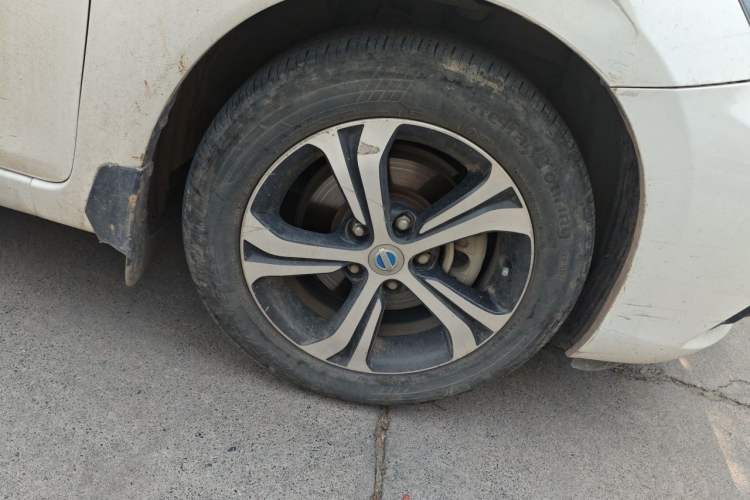 Used Nissan Tiida 2019 1.6L CVT Smart Drive Version China VI Standard Right Front Wheel Hub