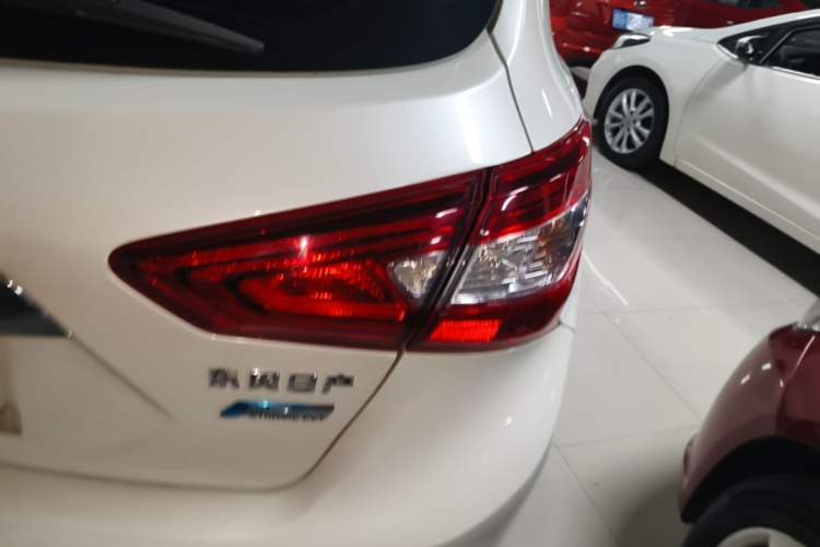 Used Nissan Tiida 2019 1.6L CVT ZhiZun Edition China VI standard Right Rear Taillight
