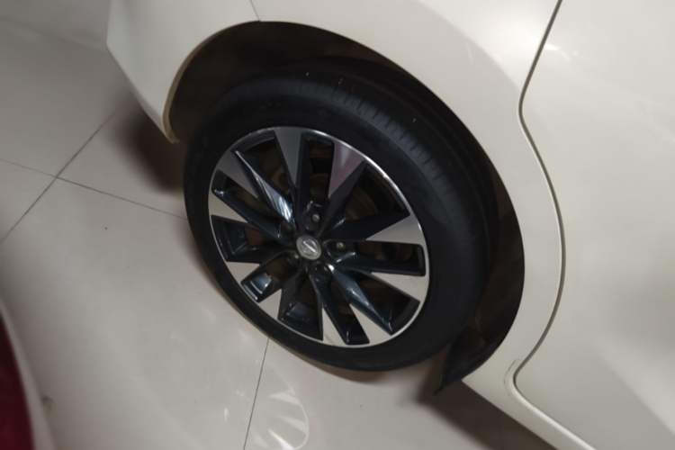 Used Nissan Tiida 2019 1.6L CVT ZhiZun Edition China VI standard Right Rear Wheel Hub