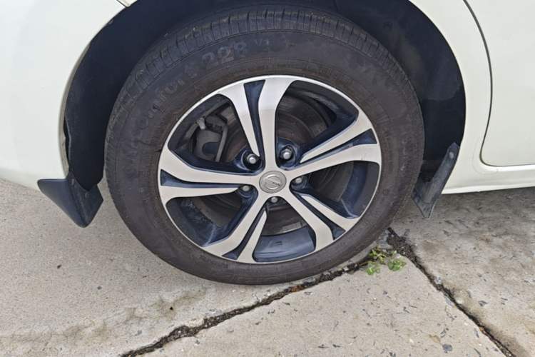 Used Nissan Tiida 2019 1.6L CVT Smart Enjoyment Version China VI Standard Right Rear Wheel Hub