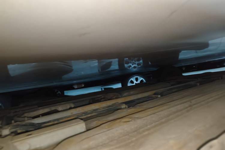Used Nissan Tiida 2019 1.6L CVT ZhiZun Edition China VI standard Right Side Sill