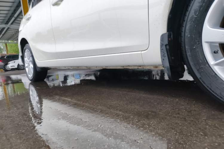 Used Nissan Tiida 2019 1.6L CVT Cool Edition China VI Standard Right Side Sill