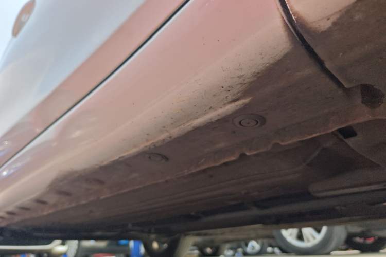 Used Nissan Tiida 2019 1.6L CVT Cool Edition China VI Standard Right Side Sill