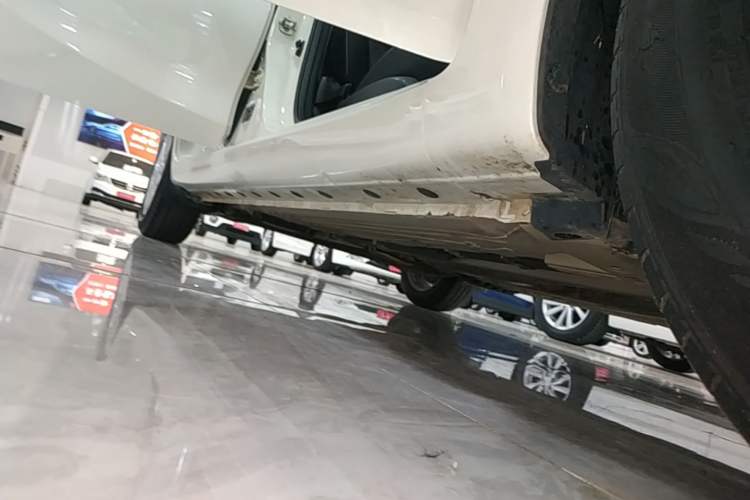 Used Nissan Tiida 2019 1.6L CVT Cool Edition China VI Standard Right Side Sill