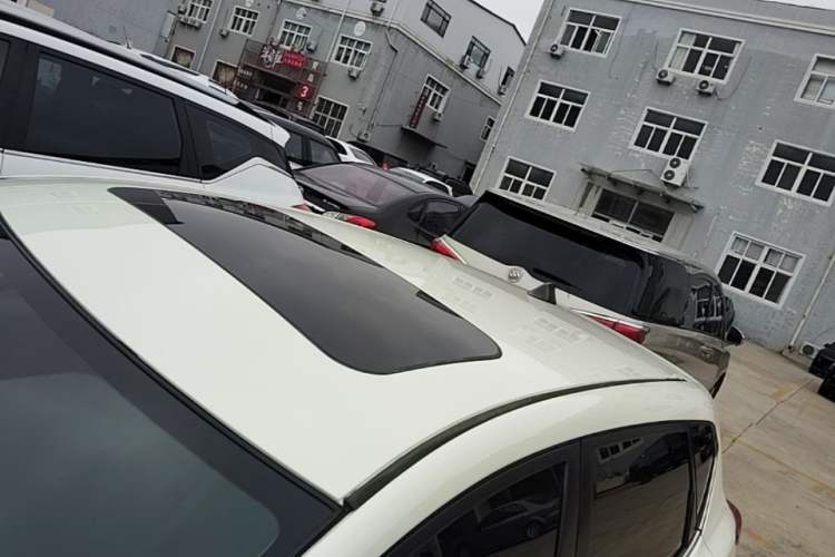 Used Nissan Tiida 2019 1.6L CVT Smart Drive Version China VI Standard Roof