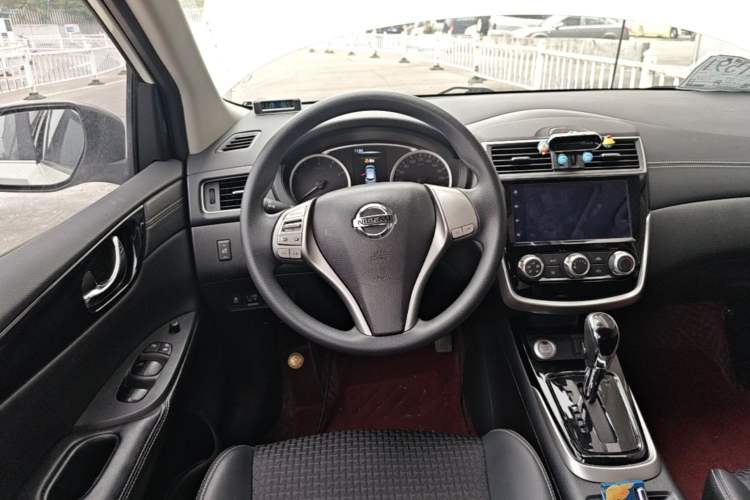 Used Nissan Tiida 2019 1.6L CVT Smart Drive Version China VI Standard Steering Wheel
