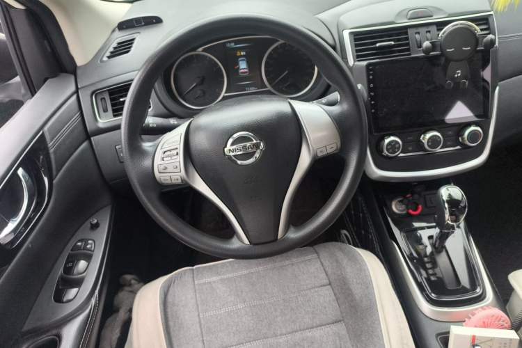 Used Nissan Tiida 2019 1.6L CVT Smart Drive Version China VI Standard Steering Wheel