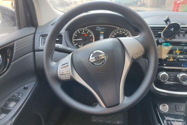 Used Nissan Tiida 2019 1.6L CVT Smart Enjoyment Version China VI Standard Steering Wheel