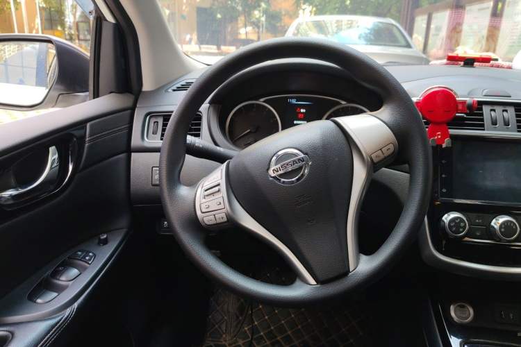 Used Nissan Tiida 2019 1.6L CVT Smart Drive Version China VI Standard Steering Wheel
