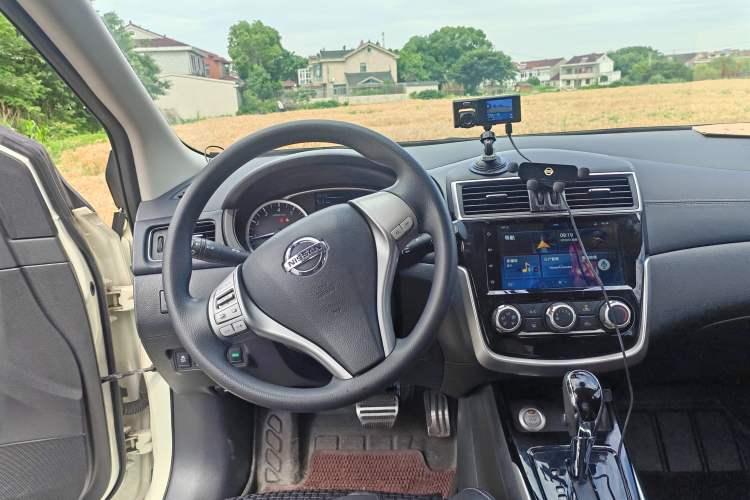 Used Nissan Tiida 2019 1.6L CVT Smart Drive Version China VI Standard Steering Wheel