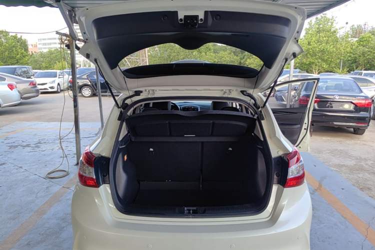 Used Nissan Tiida 2019 1.6L CVT Smart Drive Version China VI Standard Trunk