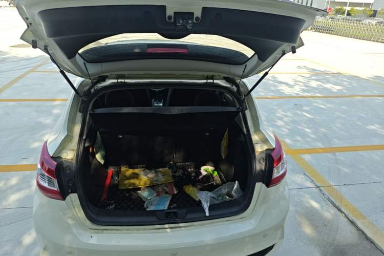 Used Nissan Tiida 2019 1.6L CVT Cool Edition China VI Standard Trunk