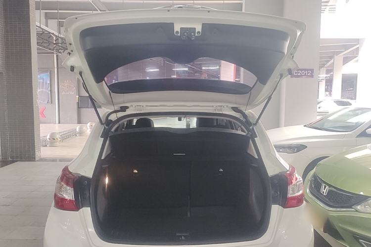 Used Nissan Tiida 2019 1.6L CVT Smart Drive Version China VI Standard Trunk