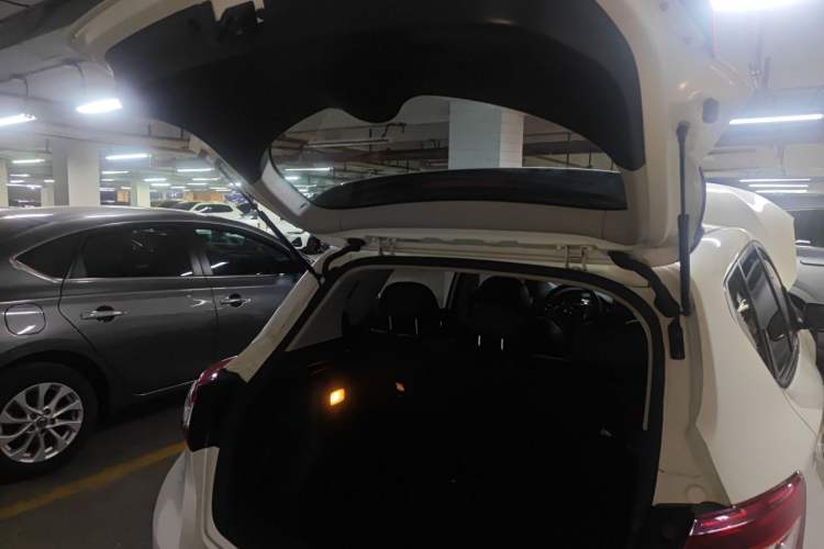Used Nissan Tiida 2019 1.6L CVT Smart Enjoyment Version China VI Standard Trunk