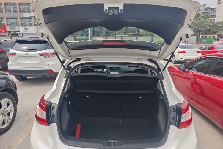 Used Nissan Tiida 2019 1.6L CVT Cool Edition China VI Standard Trunk