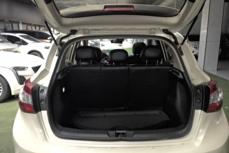 Used Nissan Tiida 2019 1.6L CVT Smart Drive Version China VI Standard Trunk