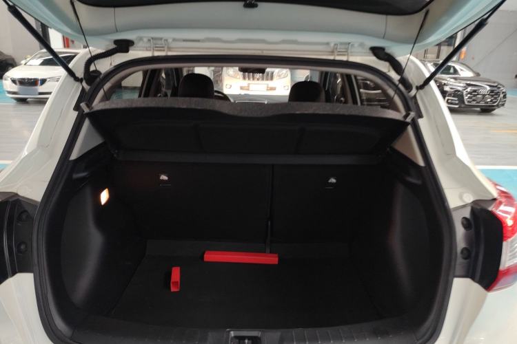 Used Nissan Tiida 2019 1.6L CVT ZhiZun Edition China VI standard Trunk
