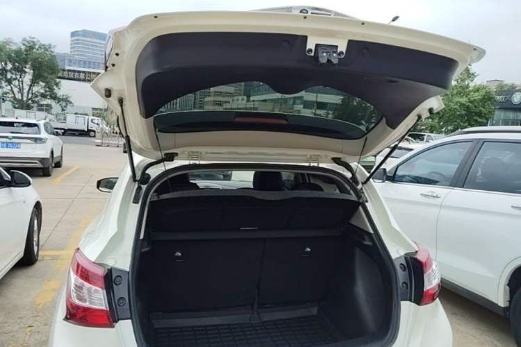 Used Nissan Tiida 2019 1.6L CVT Smart Drive Version China VI Standard Trunk
