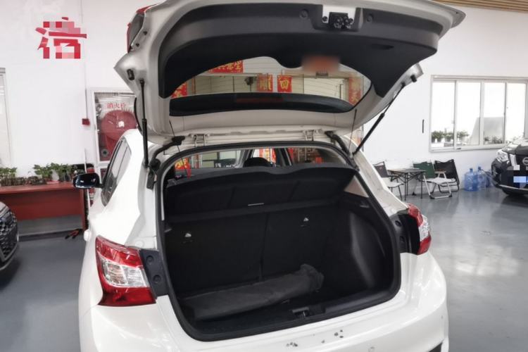 Used Nissan Tiida 2019 1.6L CVT Smart Enjoyment Version China VI Standard Trunk