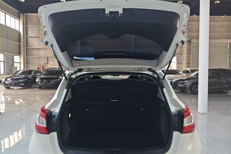 Used Nissan Tiida 2019 1.6L CVT Smart Drive Version China VI Standard Trunk