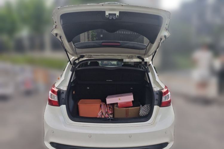 Used Nissan Tiida 2019 1.6L CVT Smart Drive Version China VI Standard Trunk