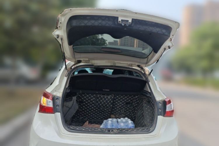 Used Nissan Tiida 2019 1.6L CVT Smart Drive Version China VI Standard Trunk