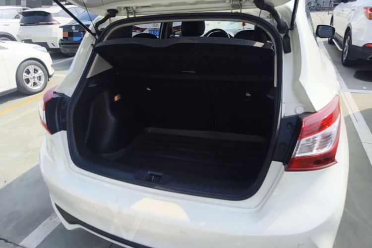 Used Nissan Tiida 2019 1.6L CVT Smart Drive Version China VI Standard Trunk