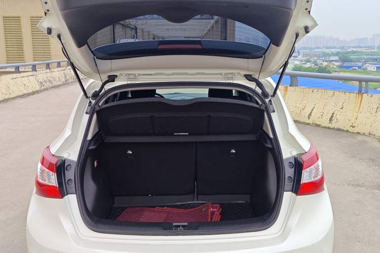 Used Nissan Tiida 2019 1.6L CVT Cool Edition China VI Standard Trunk