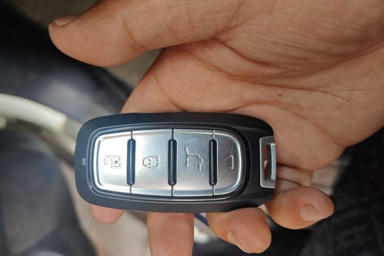 Used Nissan Tiida 2019 1.6L CVT Smart Enjoyment Version China VI Standard Vehicle Key