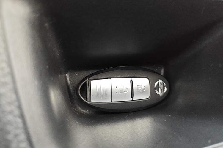Used Nissan Tiida 2019 1.6L CVT Smart Drive Version China VI Standard Vehicle Key