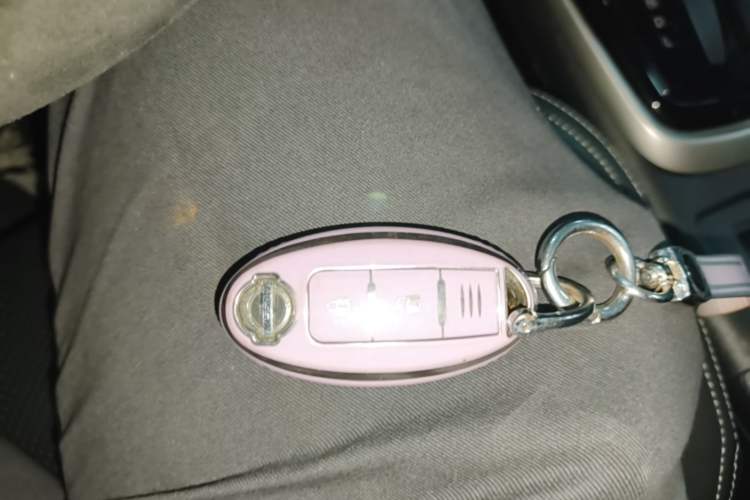 Used Nissan Tiida 2019 1.6L CVT ZhiZun Edition China VI standard Vehicle Key