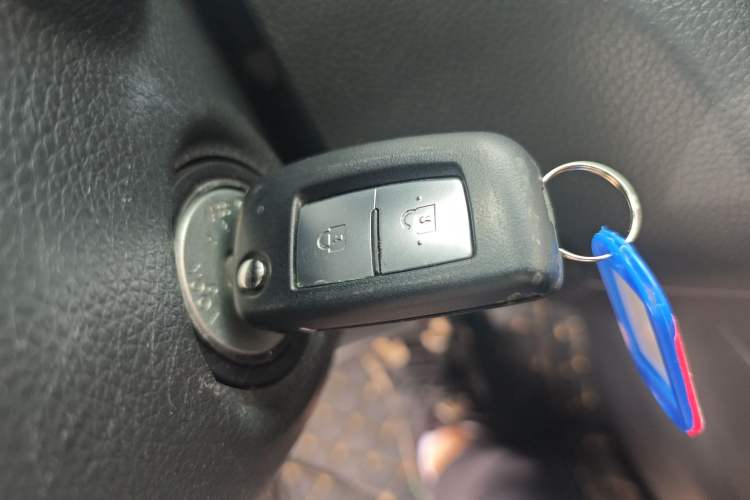 Used Nissan Tiida 2019 1.6L CVT Cool Edition China VI Standard Vehicle Key