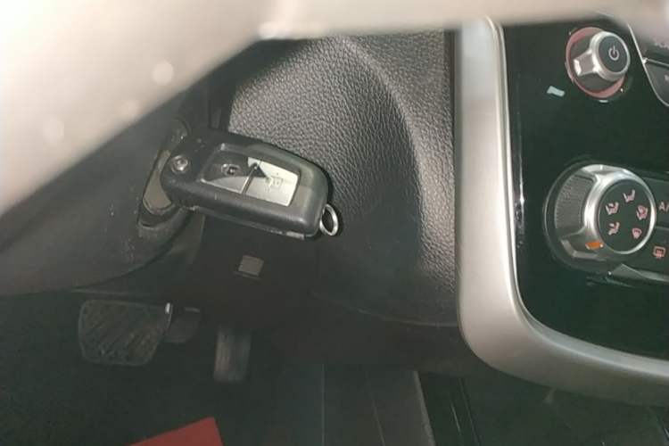 Used Nissan Tiida 2019 1.6L CVT Cool Edition China VI Standard Vehicle Key