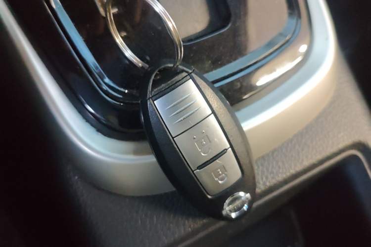 Used Nissan Tiida 2019 1.6L CVT Smart Drive Version China VI Standard Vehicle Key
