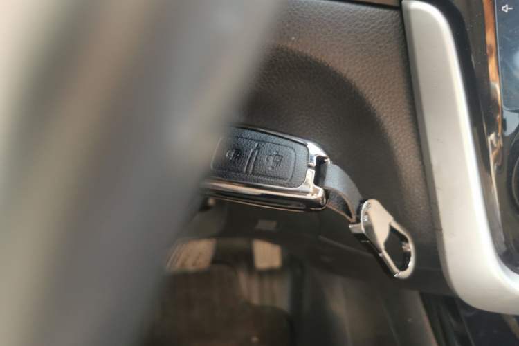 Used Nissan Tiida 2019 1.6L CVT Cool Dynamic Version China V Standard Vehicle Key