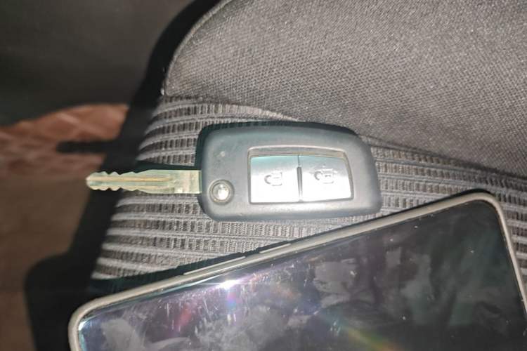 Used Nissan Tiida 2019 1.6L CVT Cool Edition China VI Standard Vehicle Key