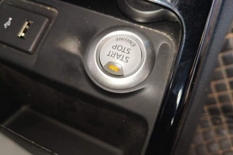 Used Nissan Tiida 2019 1.6L CVT Smart Drive Version China VI Standard Vehicle Key