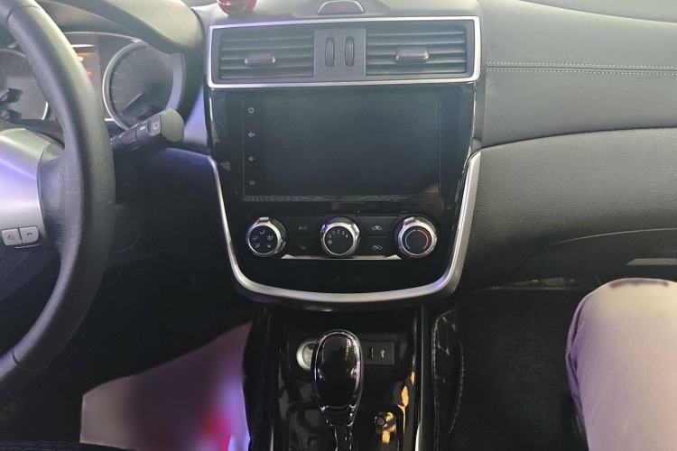 Used Nissan Tiida 2020 1.6L CVT Smart Drive Edition Audio And AC Panel