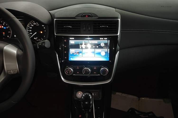 Used Nissan Tiida 2020 1.6L CVT Smart Drive Edition Audio And AC Panel