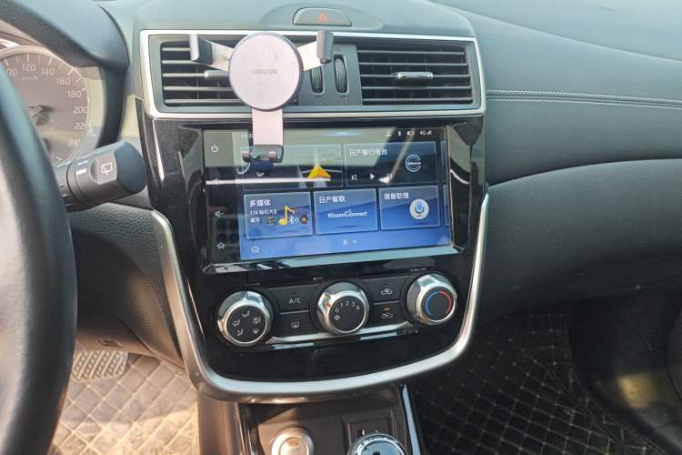 Used Nissan Tiida 2020 1.6L CVT Smart Drive Edition Audio And AC Panel