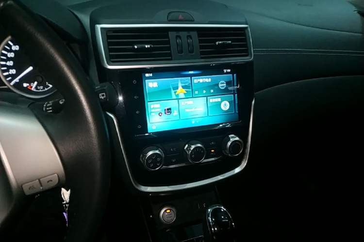 Used Nissan Tiida 2020 1.6L CVT Smart Drive Edition Audio And AC Panel