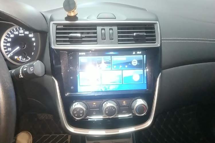 Used Nissan Tiida 2020 1.6L CVT Smart Drive Edition Audio And AC Panel