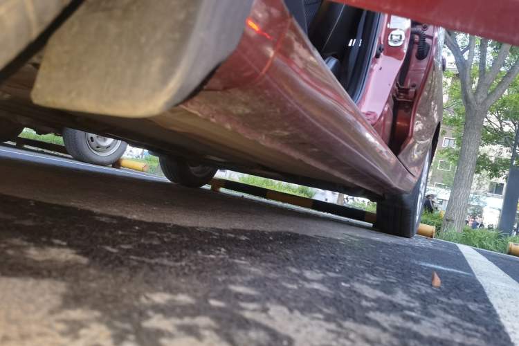 Used Nissan Tiida 2020 1.6L CVT Cool Edition Chassis Front Left