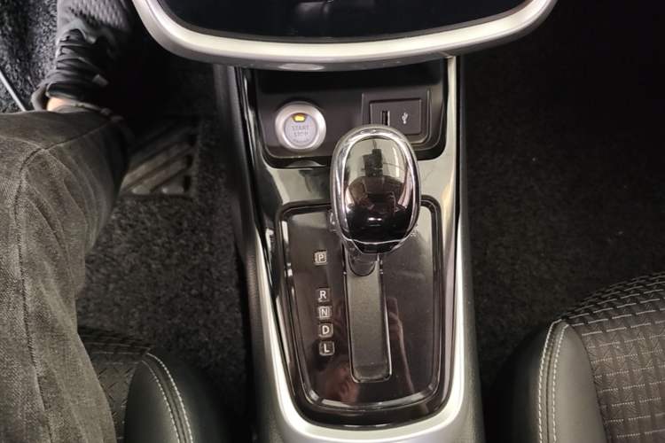 Used Nissan Tiida 2020 1.6L CVT Smart Drive Edition Gear Lever