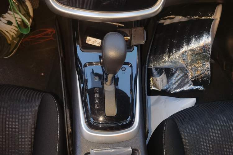 Used Nissan Tiida 2020 1.6L CVT Cool Edition Gear Lever