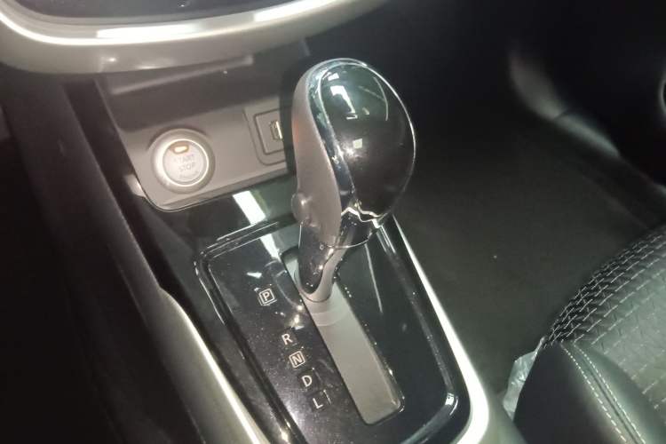 Used Nissan Tiida 2020 1.6L CVT Smart Drive Edition Gear Lever