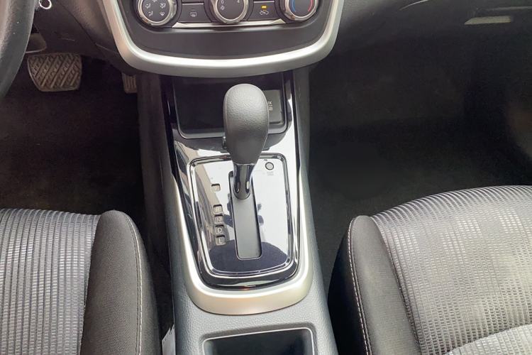 Used Nissan Tiida 2020 1.6L CVT Cool Edition Gear Lever