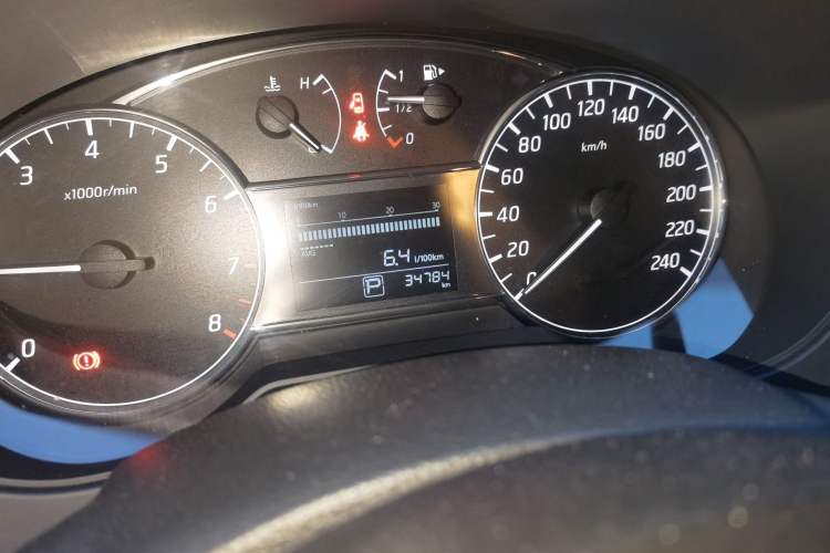 Used Nissan Tiida 2020 1.6L CVT Cool Edition Odometer Close Up