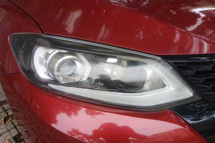 Used Nissan Tiida 2020 1.6L CVT Smart Enjoyment Edition Right Front Headlight